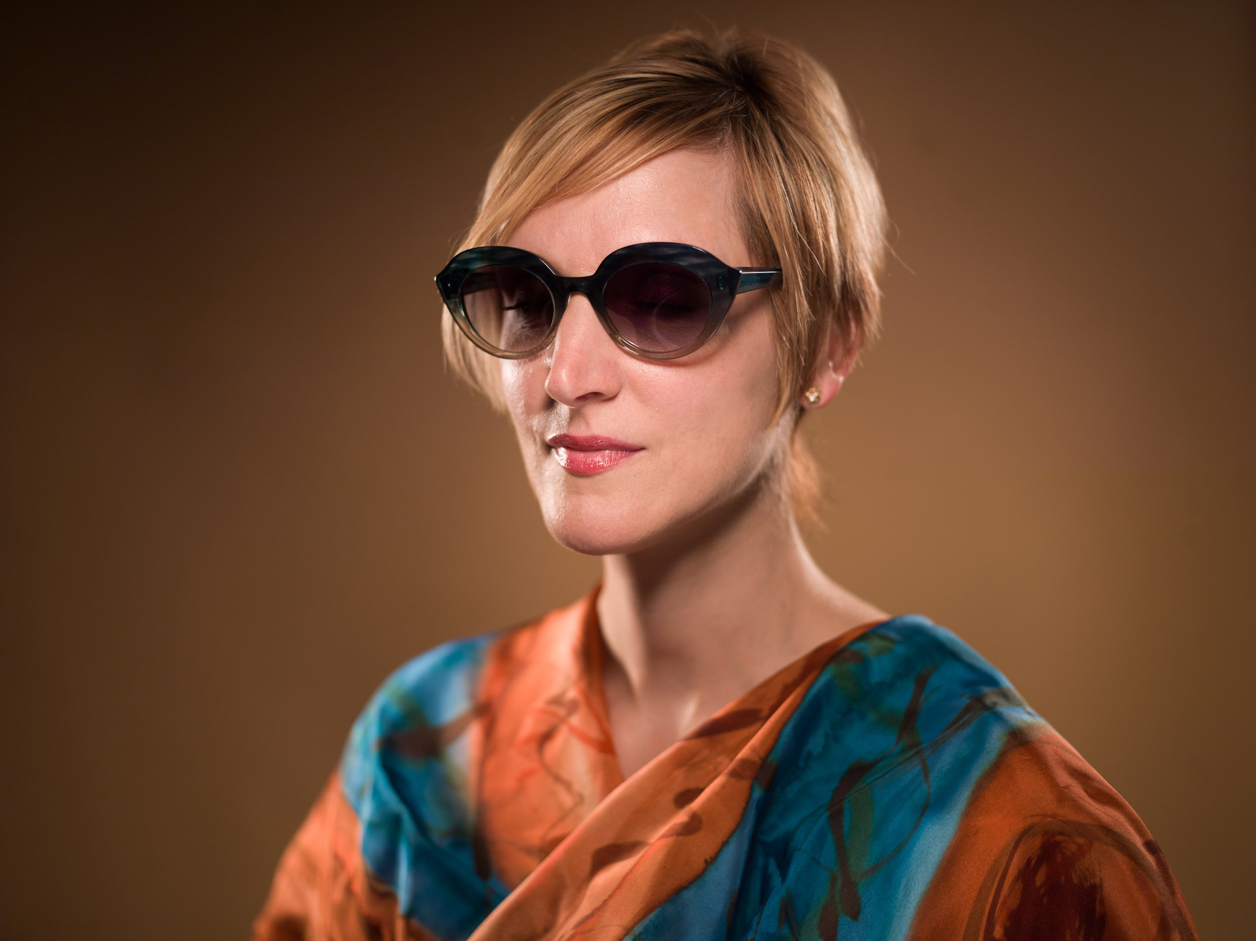 womans-black-oval-sunglasses womans-black-oval-sunglasses